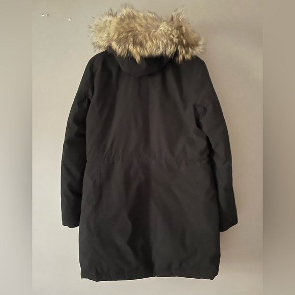 Michael kors Winter Parka. Very warm. Great condition , barely worn! - Picture 2 of 3